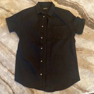 Boohoo Man Button Up Tee Size M